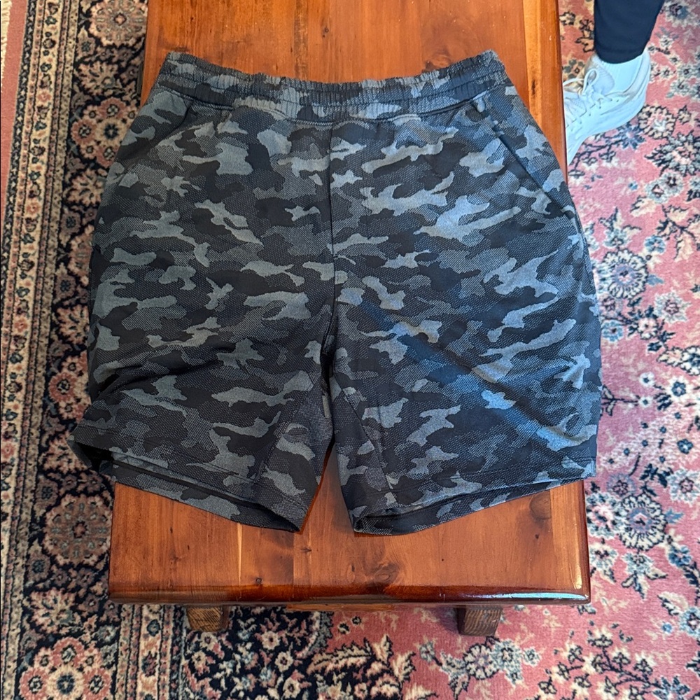 Lulu lemon Men's Camouflage Performance Shorts - Charcoal Grey